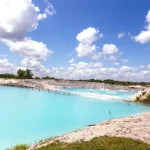 Menjelajahi Keindahan Danau Kaolin Belitung