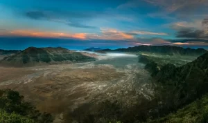 Menikmati Sunrise dari Puncak B29, Negeri di Atas Awan Lumajang