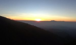 Menikmati Sunrise dari Puncak B29, Negeri di Atas Awan Lumajang