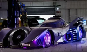 Paris Menampilkan Mobil Batman Jurassic Park, Fast & Furious